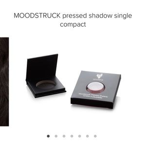 Younqiue Single Compact with 1 Pressed Shadow Color